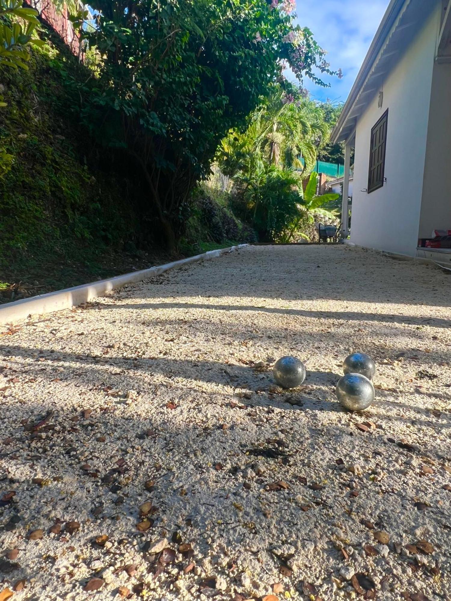 Spacieuse Villa Corossol Avec Piscine Et Jeux Exterieurs Le Gosier  Exteriér fotografie