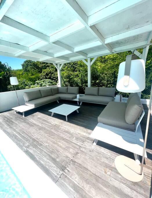 Spacieuse Villa Corossol Avec Piscine Et Jeux Exterieurs Le Gosier  Exteriér fotografie