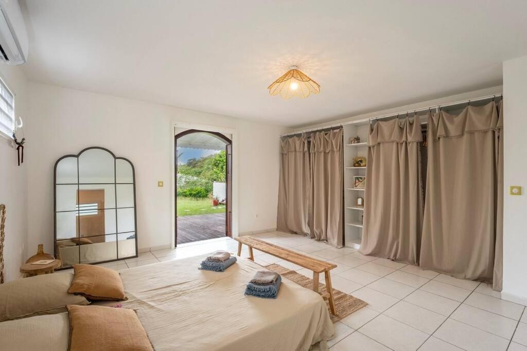 Spacieuse Villa Corossol Avec Piscine Et Jeux Exterieurs Le Gosier  Exteriér fotografie