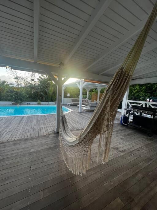 Spacieuse Villa Corossol Avec Piscine Et Jeux Exterieurs Le Gosier  Exteriér fotografie