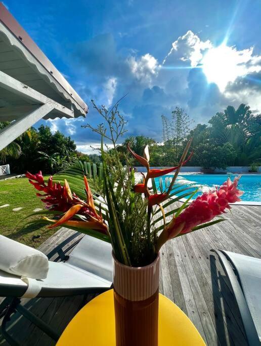 Spacieuse Villa Corossol Avec Piscine Et Jeux Exterieurs Le Gosier  Exteriér fotografie